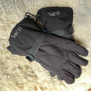 Mcti snow gloves like new